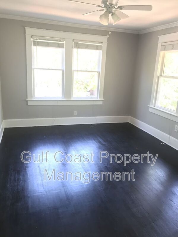 2 Bedroom 1 Bath Home in the Heart of Downtown Sarasota property image