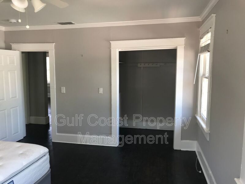 2 Bedroom 1 Bath Home in the Heart of Downtown Sarasota property image