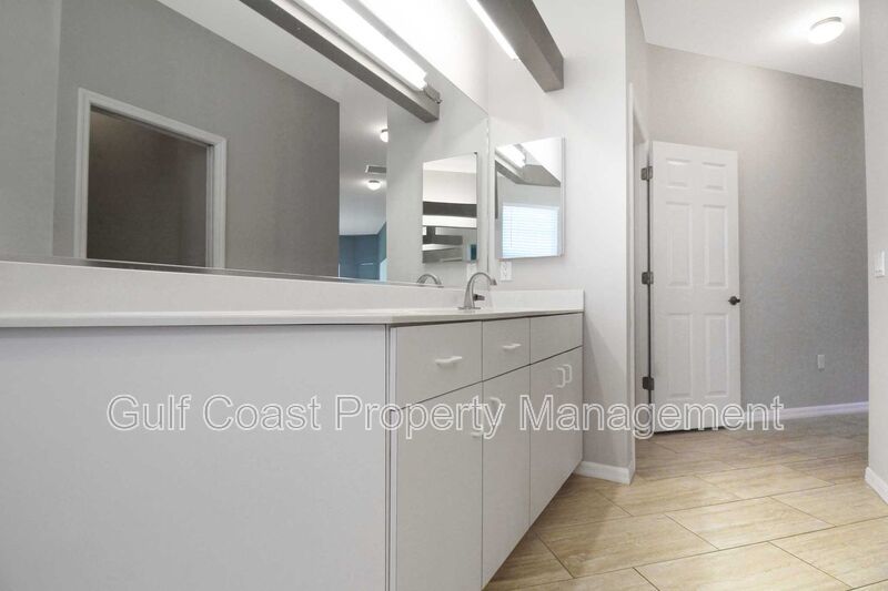 Annual rental: Spacious 3BR/2BA Creekwood Home with Office, Screened Lanai, EV Charger & Resort-Style Amenities property image