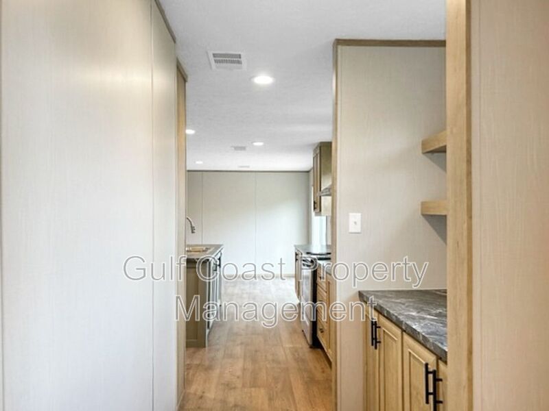 A Rare Find Five Bedrooms And Three Baths Located In Punta Gorda. property image