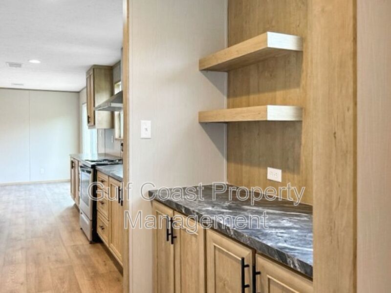 A Rare Find Five Bedrooms And Three Baths Located In Punta Gorda. property image