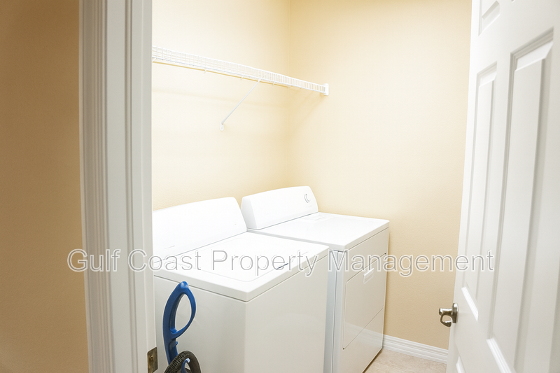 Annual 2BR/2.5BA Townhome with Preserve Views, New Kitchen Upgrades & Community Pool in Gated Willowbrook property image