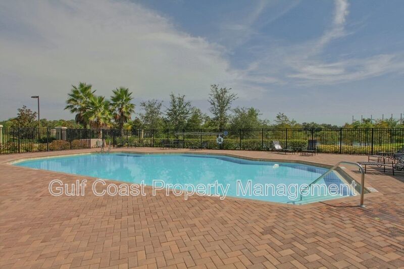Annual 2BR/2.5BA Townhome with Preserve Views, New Kitchen Upgrades & Community Pool in Gated Willowbrook property image