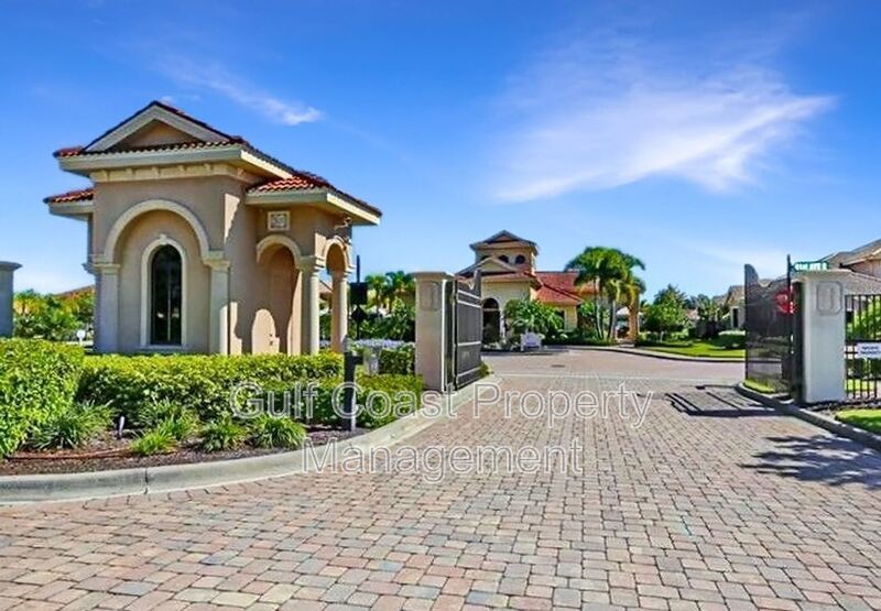 Annual Rental Beautiful 4 Bedroom 3.5 Bathroom Townhome in Bougainvillea property image