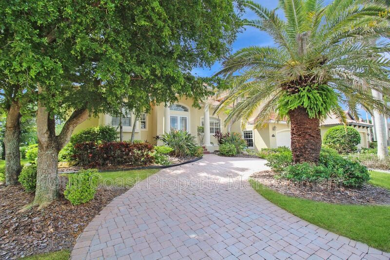 Annual Rental Home with 4BR/3BA Pool with Boat Slip in Harbour Landings property image