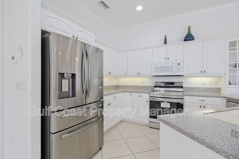 Annual Rental Home with 4BR/3BA Pool with Boat Slip in Harbour Landings property image