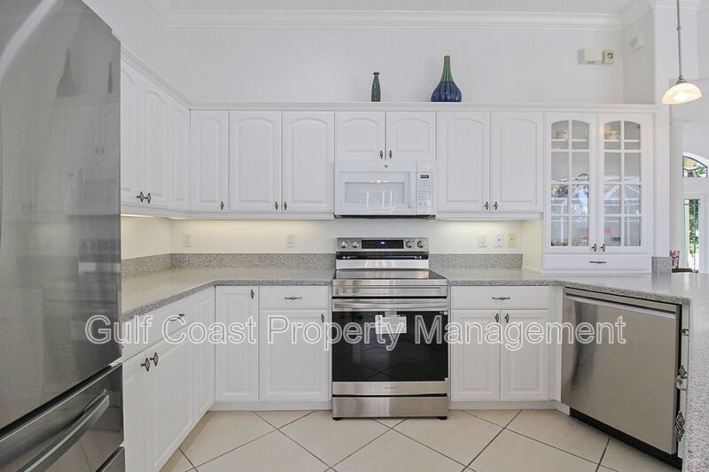 Annual Rental Home with 4BR/3BA Pool with Boat Slip in Harbour Landings property image