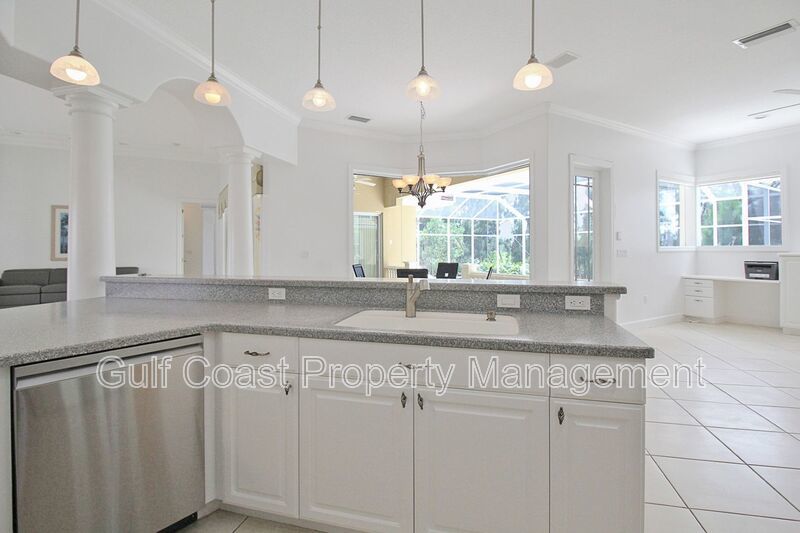 Annual Rental Home with 4BR/3BA Pool with Boat Slip in Harbour Landings property image