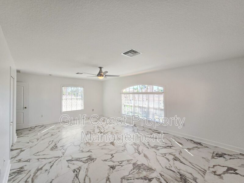 Annual Rental Home with 4BR/3BA Pool with Boat Slip in Harbour Landings property image