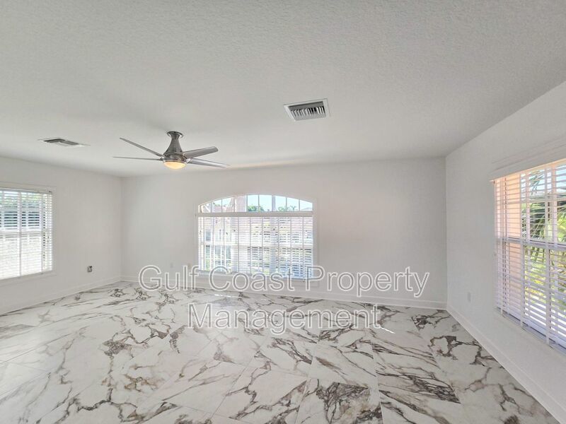 Annual Rental Home with 4BR/3BA Pool with Boat Slip in Harbour Landings property image