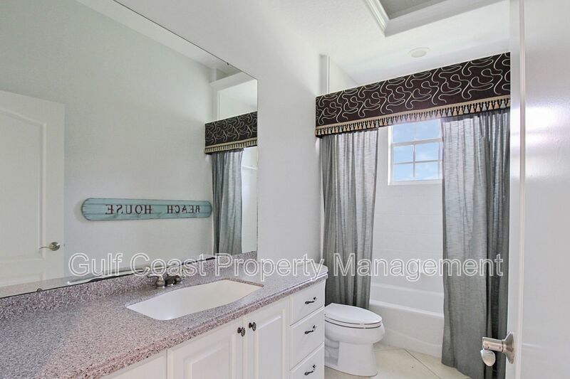 Annual Rental Home with 4BR/3BA Pool with Boat Slip in Harbour Landings property image