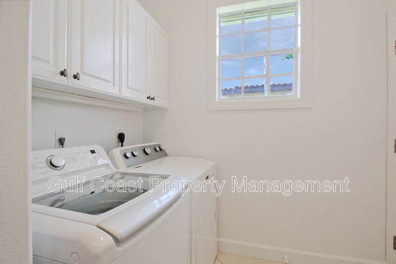 Annual Rental Home with 4BR/3BA Pool with Boat Slip in Harbour Landings property image