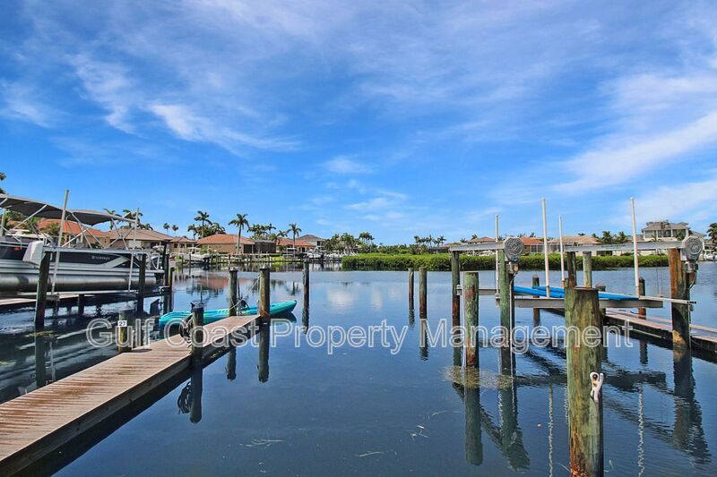 Annual Rental Home with 4BR/3BA Pool with Boat Slip in Harbour Landings property image
