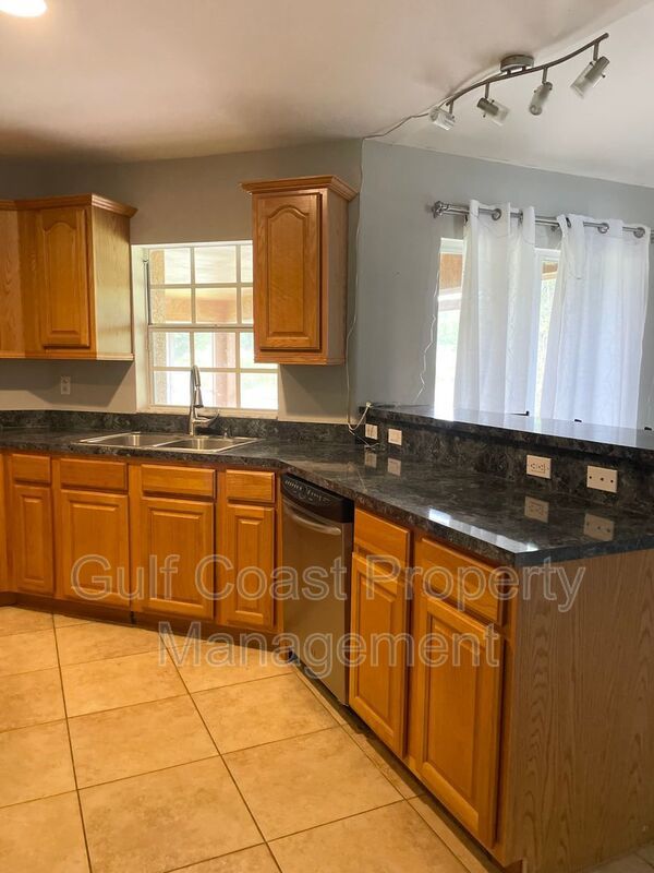 825 Sunrise Blvd property image