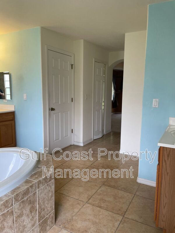 825 Sunrise Blvd property image