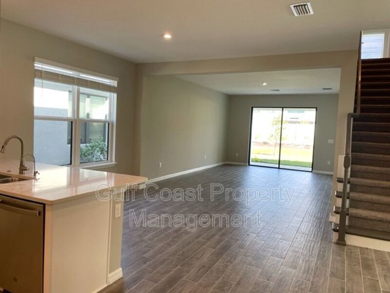 4 Bedroom Home Plus a Home Office, Loft and Bonus Room property image