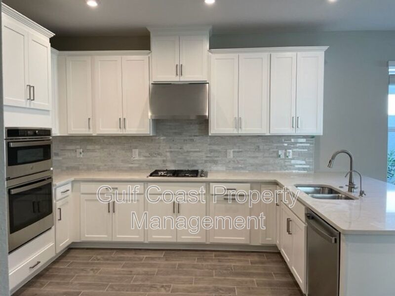 4 Bedroom Home Plus a Home Office, Loft and Bonus Room property image