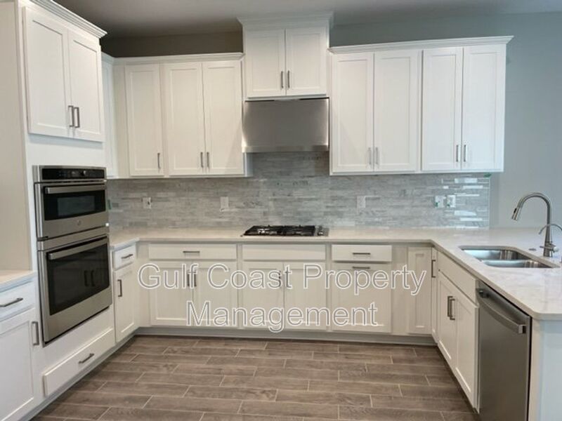 4 Bedroom Home Plus a Home Office, Loft and Bonus Room property image