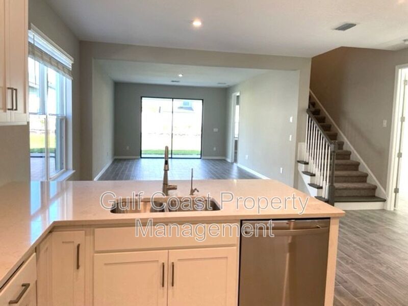 4 Bedroom Home Plus a Home Office, Loft and Bonus Room property image