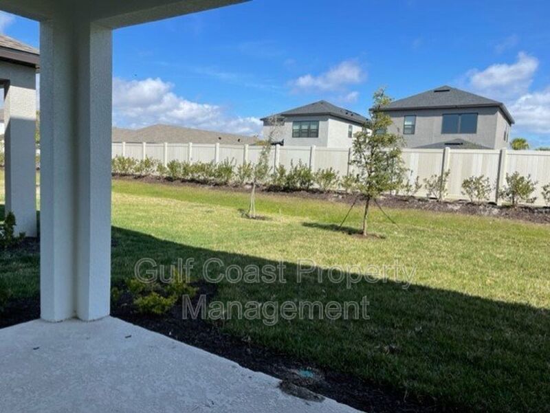 4 Bedroom Home Plus a Home Office, Loft and Bonus Room property image