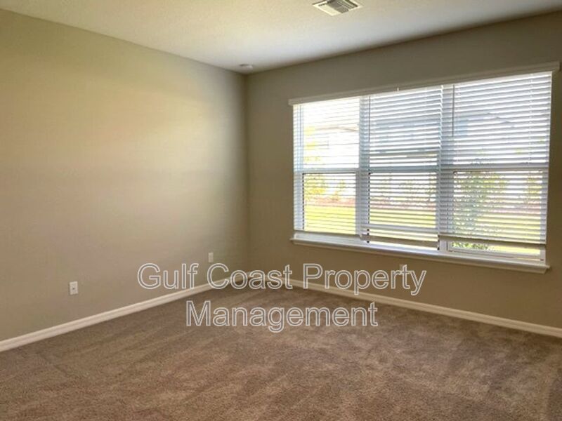 4 Bedroom Home Plus a Home Office, Loft and Bonus Room property image