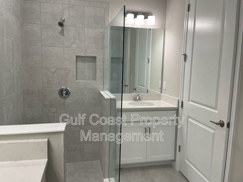 4 Bedroom Home Plus a Home Office, Loft and Bonus Room property image