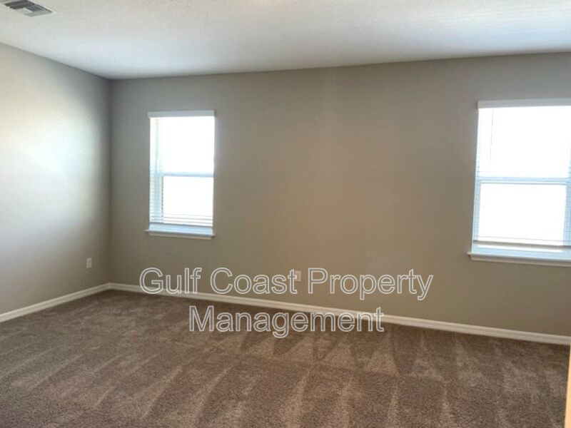 4 Bedroom Home Plus a Home Office, Loft and Bonus Room property image