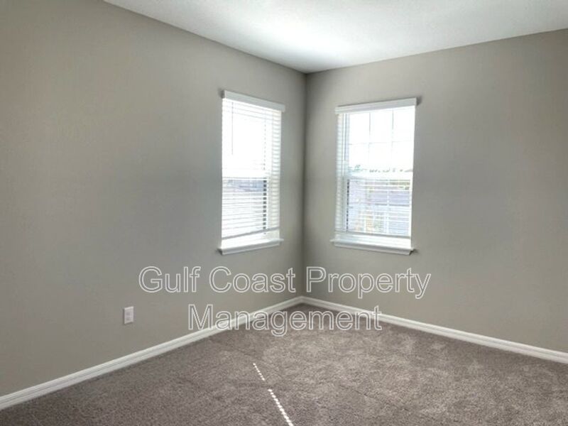 4 Bedroom Home Plus a Home Office, Loft and Bonus Room property image