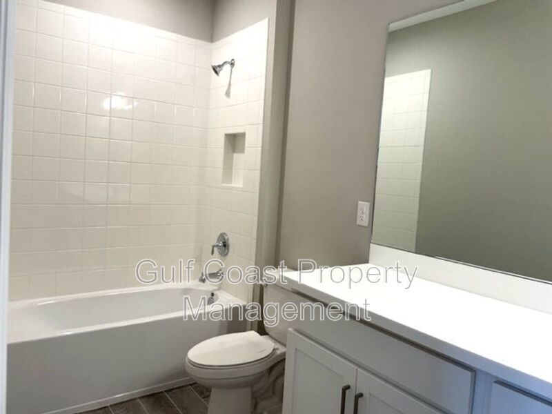 4 Bedroom Home Plus a Home Office, Loft and Bonus Room property image