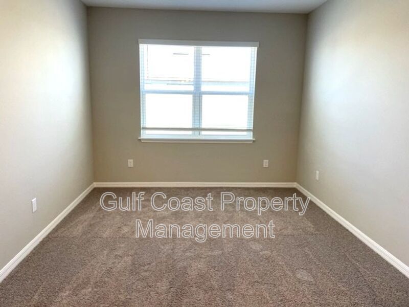 4 Bedroom Home Plus a Home Office, Loft and Bonus Room property image