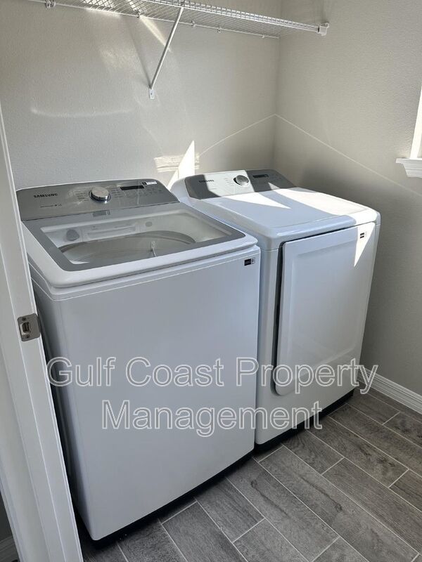 4 Bedroom Home Plus a Home Office, Loft and Bonus Room property image