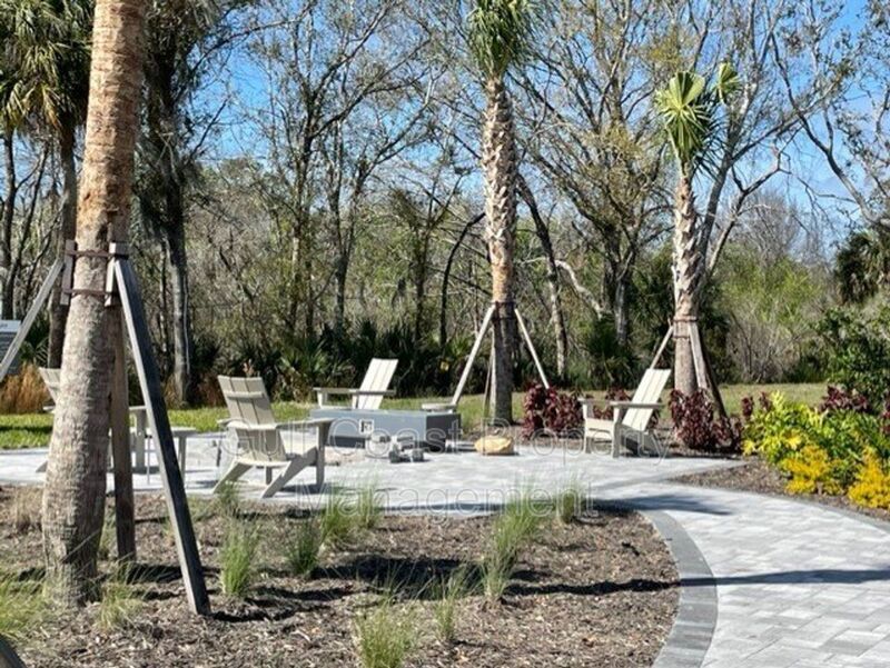 4 Bedroom Home Plus a Home Office, Loft and Bonus Room property image