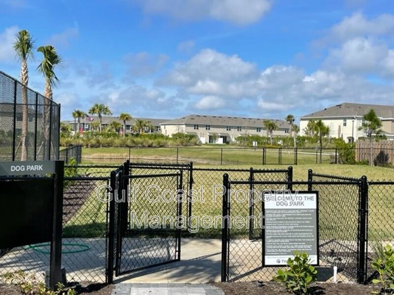 4 Bedroom Home Plus a Home Office, Loft and Bonus Room property image