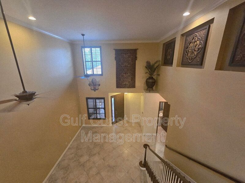 Annual Rental Beautiful 4 Bedroom 3.5 Bathroom Townhome in Bougainvillea property image