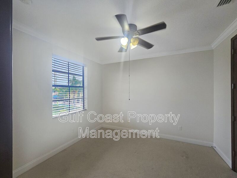 Annual Rental Beautiful 4 Bedroom 3.5 Bathroom Townhome in Bougainvillea property image