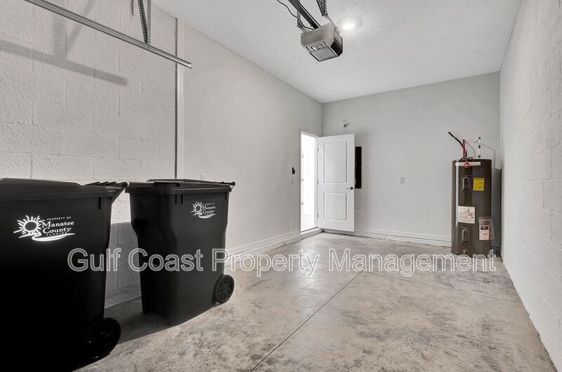 Annual Rental – New 3 Bedroom, 2.5 Bath End Unit Townhome with Garage and Serene Lake Views in Azario, Lakewood Ranch property image