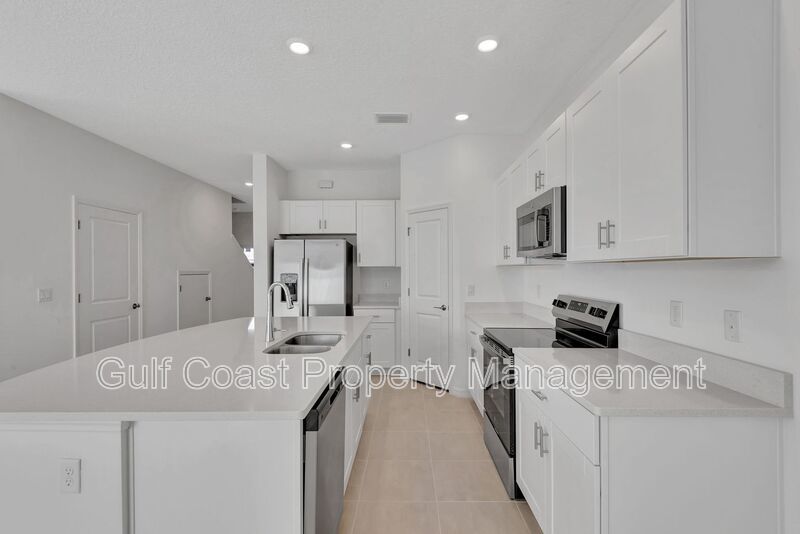 Annual Rental – Brand-New End Unit 3 Bedroom, 2.5 Bath Townhome with Garage and Lake Views in Azario, Lakewood Ranch property image