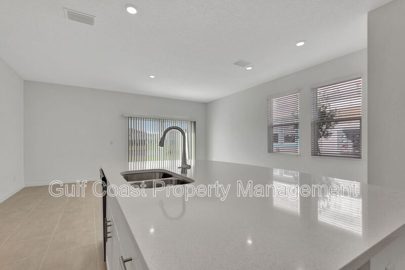 Annual Rental – Brand-New End Unit 3 Bedroom, 2.5 Bath Townhome with Garage and Lake Views in Azario, Lakewood Ranch property image