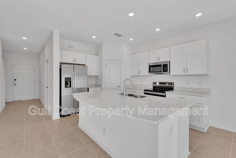 Annual Rental – Brand-New End Unit 3 Bedroom, 2.5 Bath Townhome with Garage and Lake Views in Azario, Lakewood Ranch property image