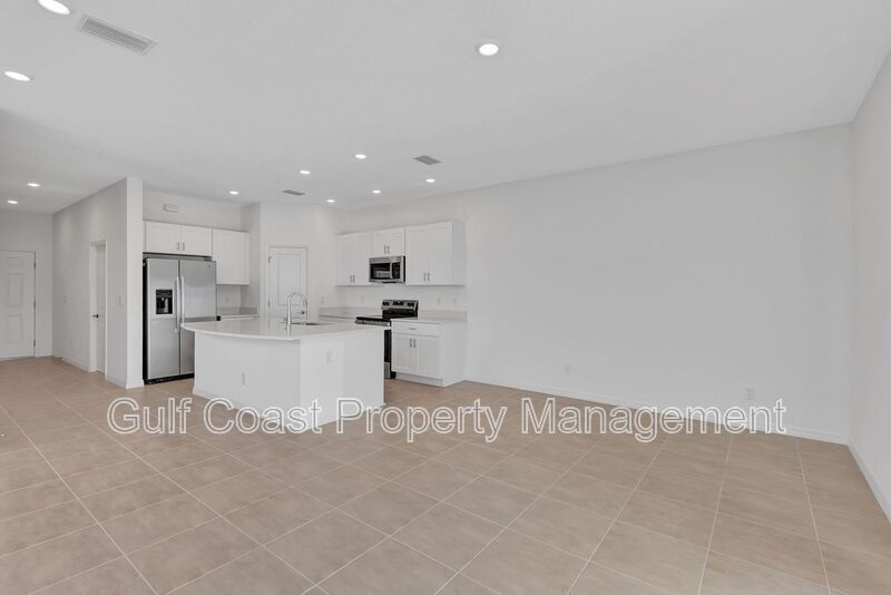 Annual Rental – Brand-New End Unit 3 Bedroom, 2.5 Bath Townhome with Garage and Lake Views in Azario, Lakewood Ranch property image