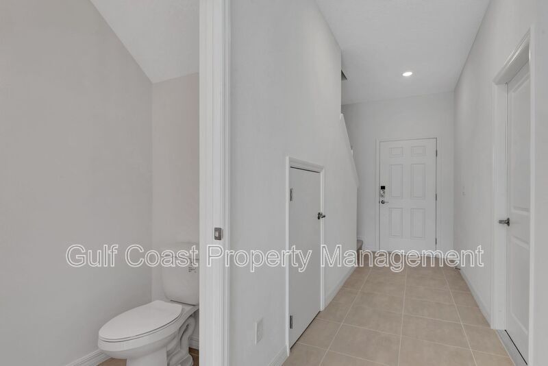 Annual Rental – Brand-New End Unit 3 Bedroom, 2.5 Bath Townhome with Garage and Lake Views in Azario, Lakewood Ranch property image