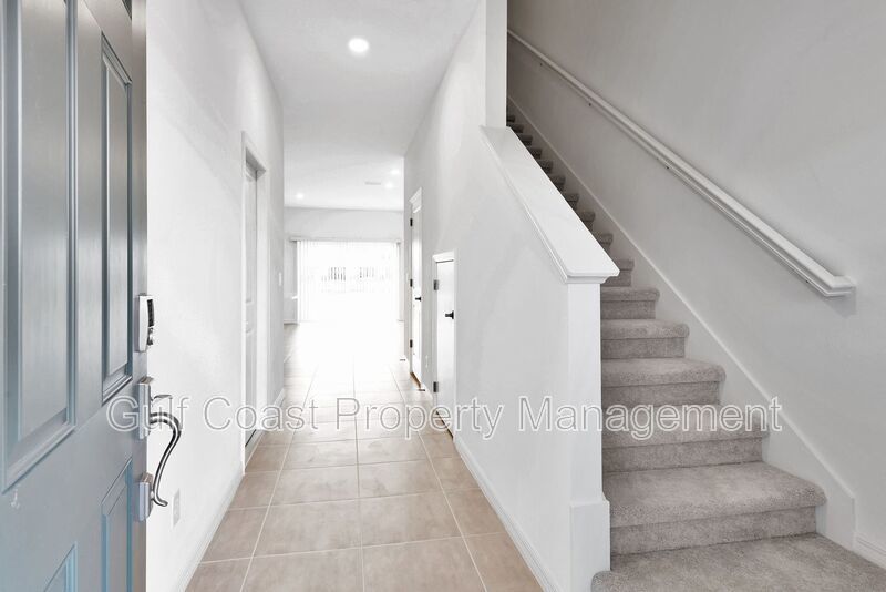 Annual Rental – Brand-New End Unit 3 Bedroom, 2.5 Bath Townhome with Garage and Lake Views in Azario, Lakewood Ranch property image