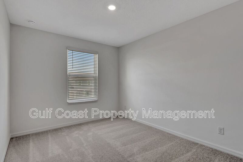 Annual Rental – Brand-New End Unit 3 Bedroom, 2.5 Bath Townhome with Garage and Lake Views in Azario, Lakewood Ranch property image