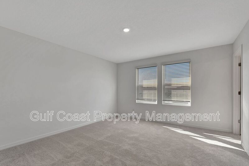 Annual Rental – Brand-New End Unit 3 Bedroom, 2.5 Bath Townhome with Garage and Lake Views in Azario, Lakewood Ranch property image