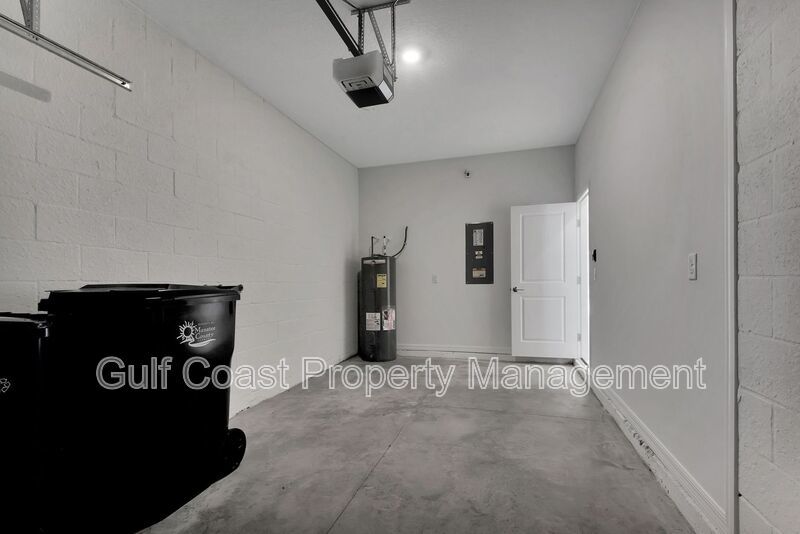 Annual Rental – Brand-New End Unit 3 Bedroom, 2.5 Bath Townhome with Garage and Lake Views in Azario, Lakewood Ranch property image