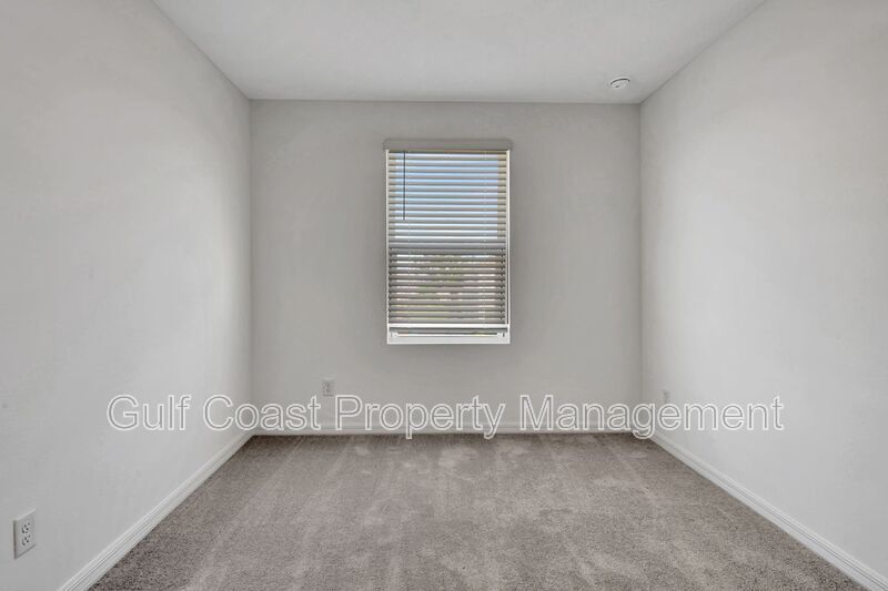 Annual Rental – Brand-New End Unit 3 Bedroom, 2.5 Bath Townhome with Garage and Lake Views in Azario, Lakewood Ranch property image