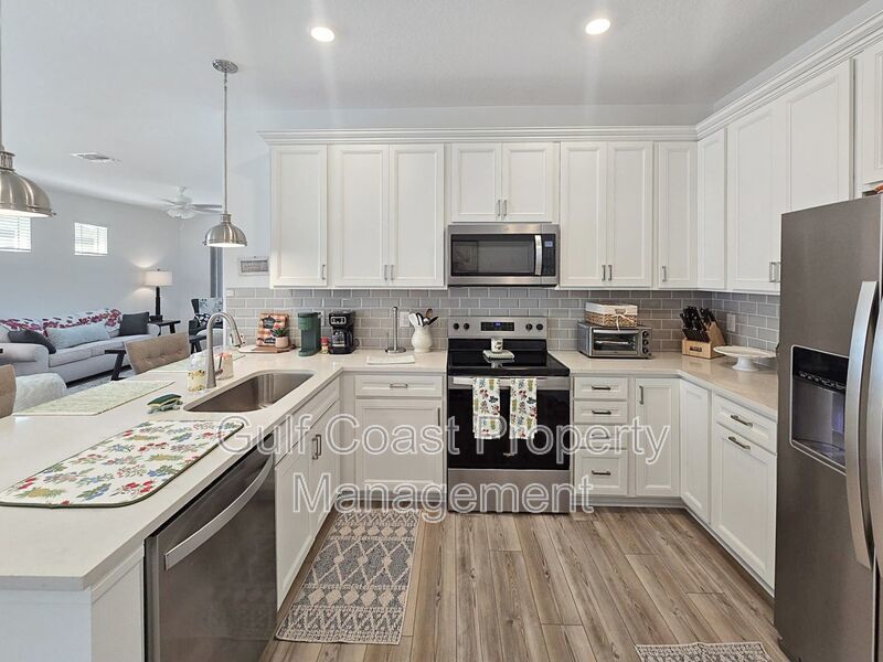 Annual Rental – Furnished or Unfurnished 2-Bedroom Villa with Flex Room and Lake Views in Del Webb Bayview, a 55+ Gated Community property image