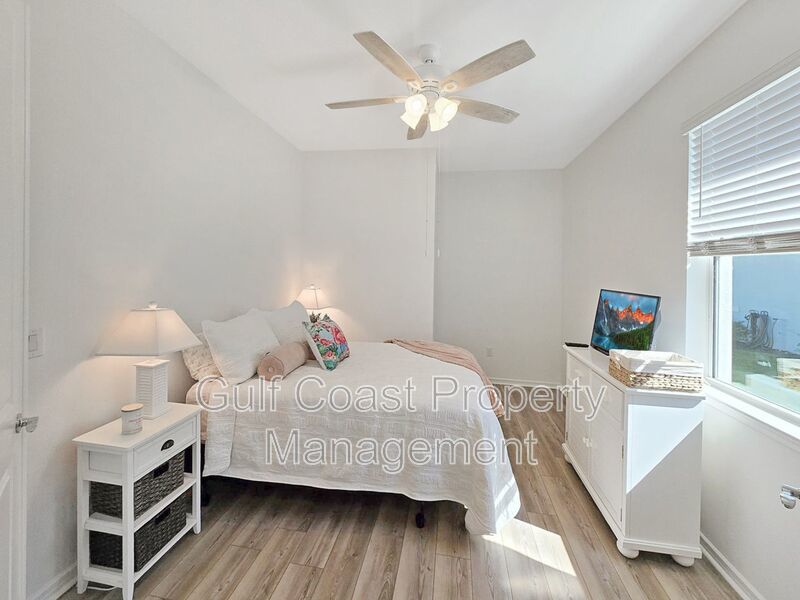 Annual Rental – Furnished or Unfurnished 2-Bedroom Villa with Flex Room and Lake Views in Del Webb Bayview, a 55+ Gated Community property image