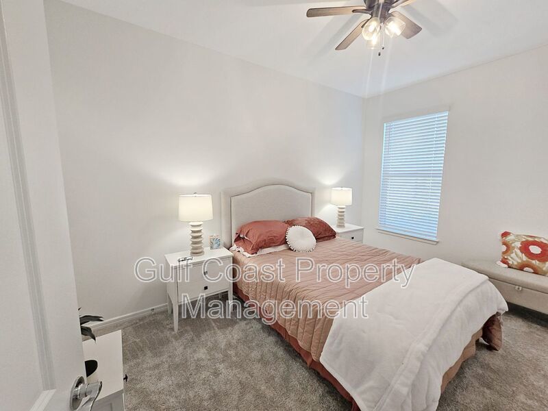 Annual Rental – Furnished or Unfurnished 2-Bedroom Villa with Flex Room and Lake Views in Del Webb Bayview, a 55+ Gated Community property image