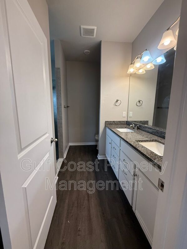 1716 NW 12th Terrace property image